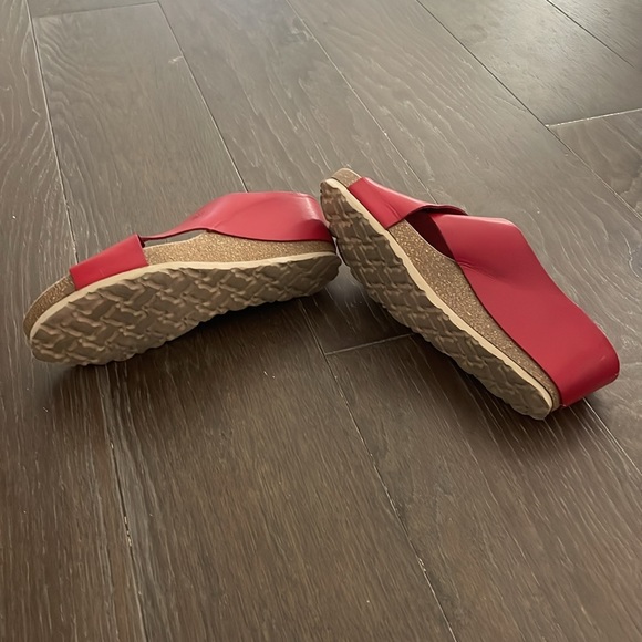 Yokono red leather upper sandals size 8 - Picture 6 of 7